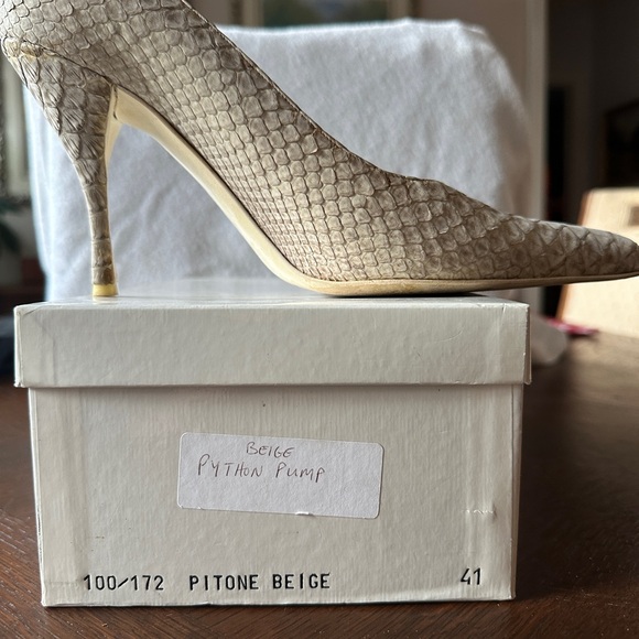 Elegant Beige Python Heels - Picture 1 of 4